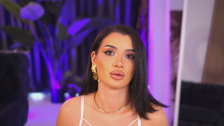 NaughtyyChloe's Streamate show and profile