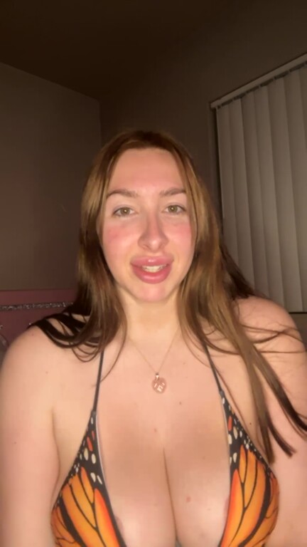 KhaleesiKouture's Streamate show and profile