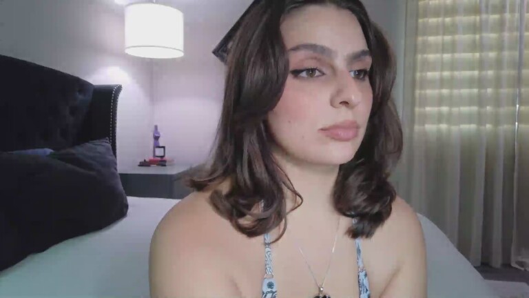 LuciaKing's Streamate show and profile