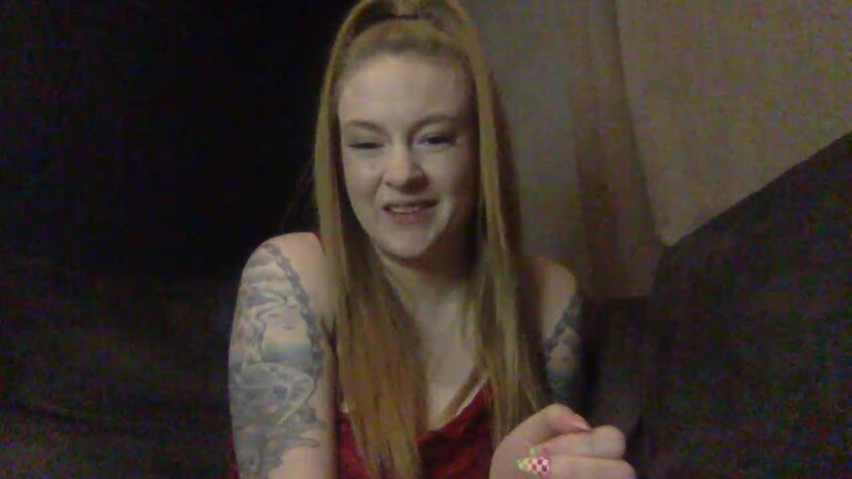 TattooedHousewife's Streamate show and profile