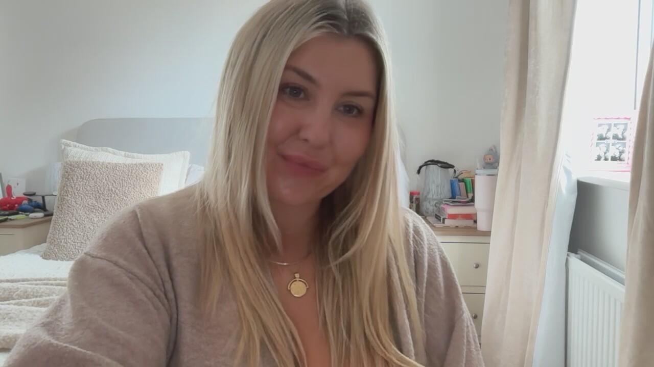 PeachyPolUK