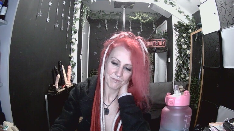 SkySparks's Streamate show and profile